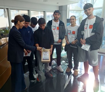 Mikroi iroes donation social media